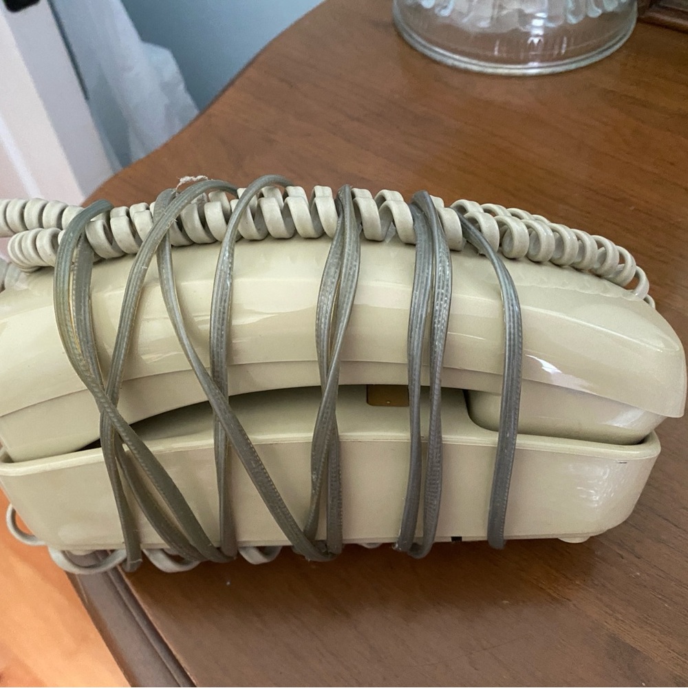 Classic Beige Corded Telephone
It works!